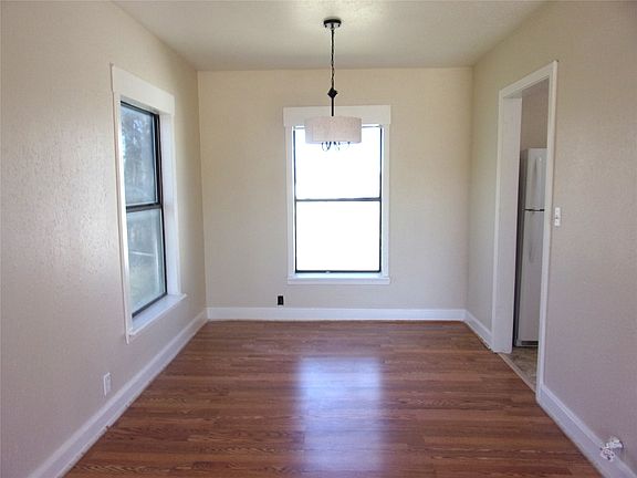 5th image of 1902 W Dry St
