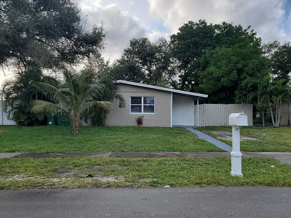 3871 SW 60th Ave