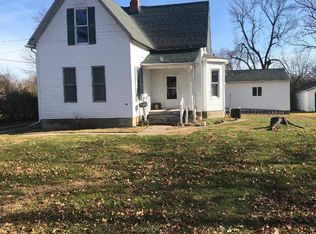 102 N Carr St, White Hall, IL 62092