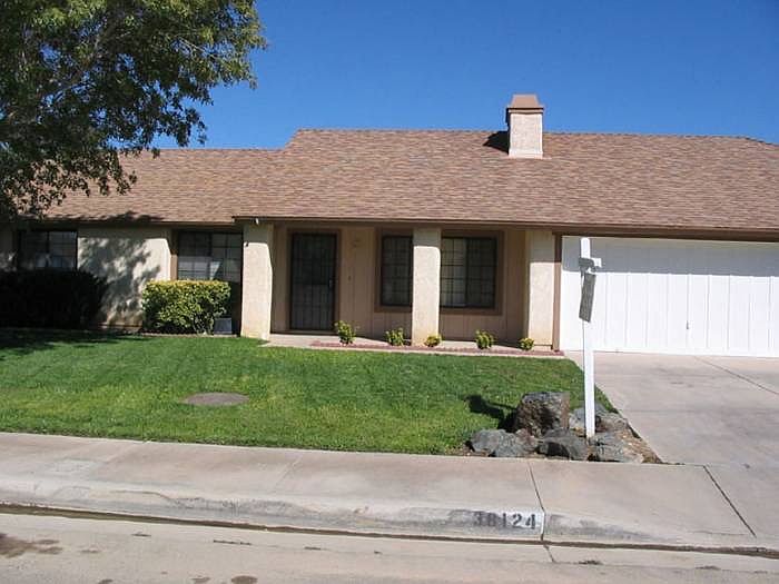 1st image of 38124 Meadow Wood St