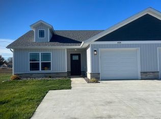 60 Marker Dr #A, Highland, IL 62249