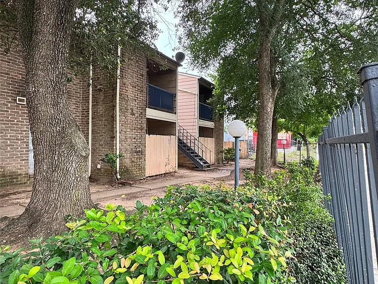 8201 Richmond Ave #12 — Photo 9
