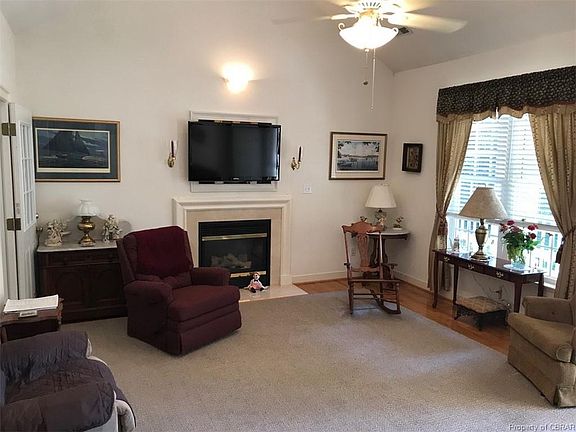 5th image of 114 Riverboat Ln W