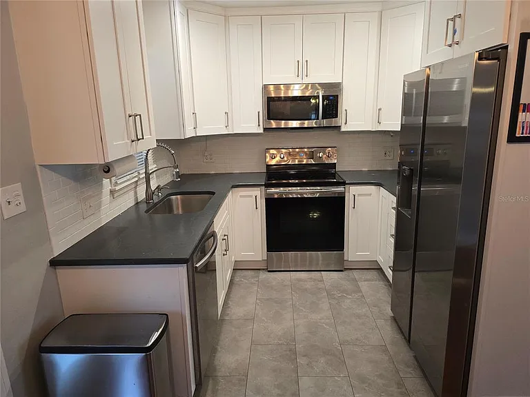 1001 W Beacon Ave — Photo 11