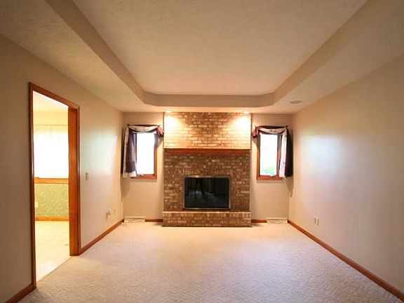 3rd image of 1455 Woodscliff Dr