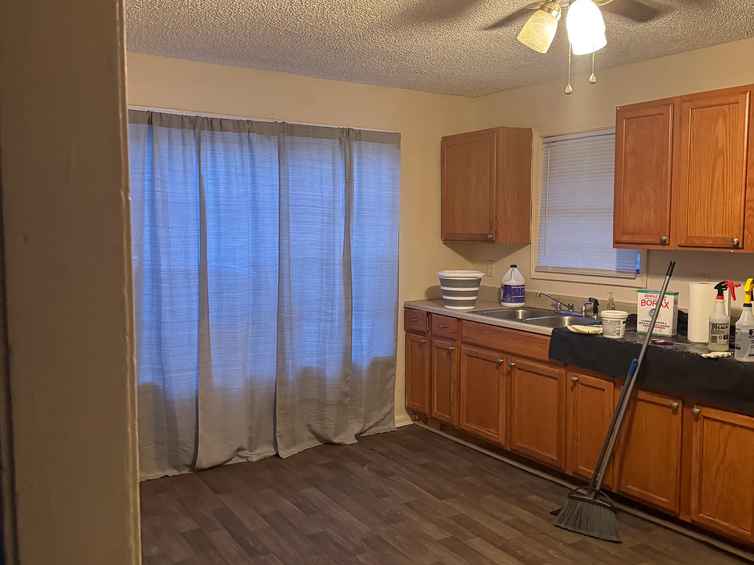 4 bed, 1200 sqft, $895 — Photo 3