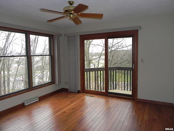 3rd image of 2810 32nd Avenue Dr #9