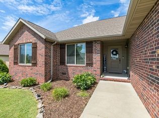 649 N Galileo Dr, Nixa, MO 65714