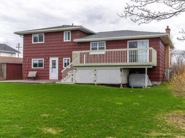 87 Riverwood Dr, Timberlea, NS B3T 1C7