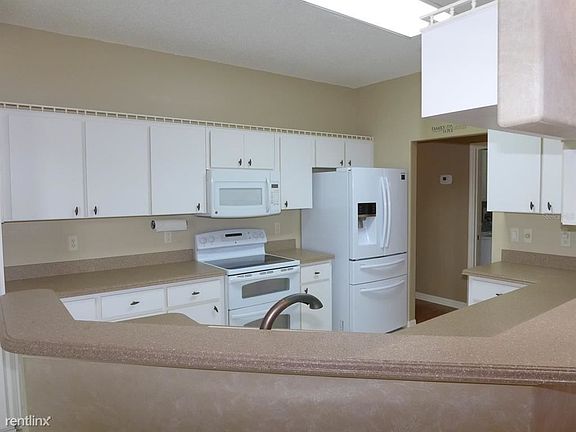 3rd image of 5408 Essex Ct