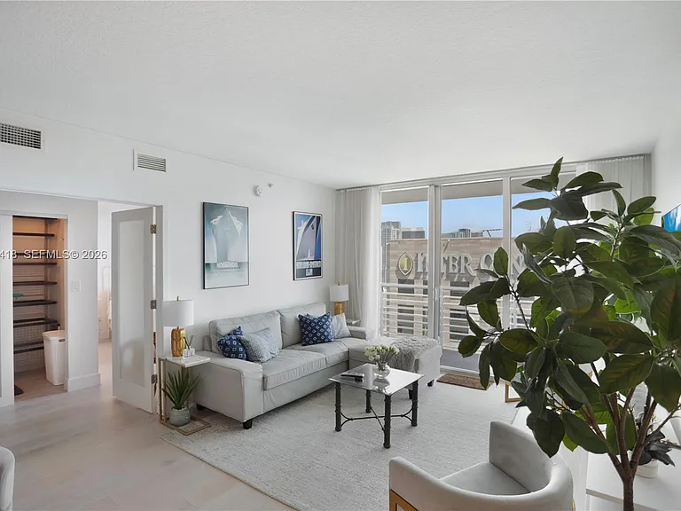 335 Biscayne Blvd #3808 — Photo 18