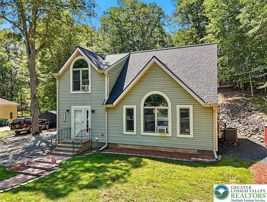 5093 Yukon Dr photo 1