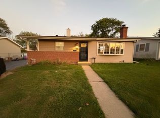 443 Diane Dr, Buffalo Grove, IL 60089