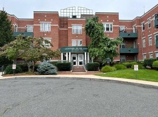 10 Pleasant St APT 102, Lynn, MA 01902