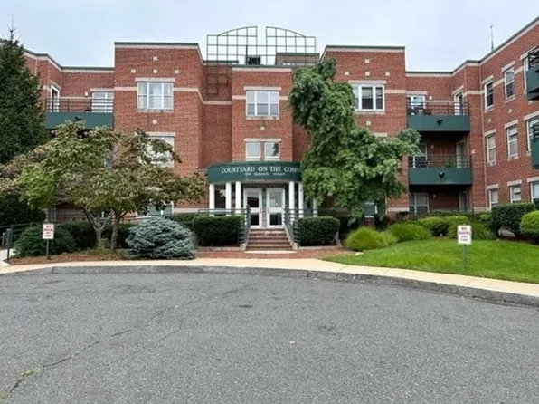 10 Pleasant St APT 102, Lynn, MA 01902