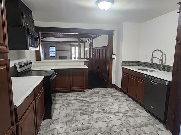 2nd image of 134 Beachwood Blvd
