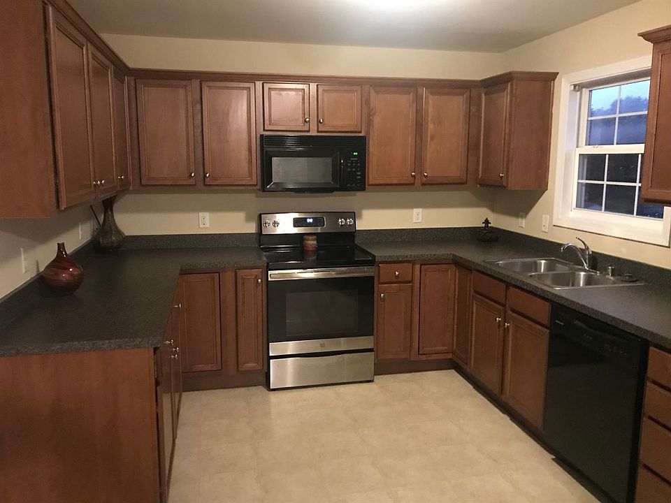 2nd image of 106 Clearwater Ct
