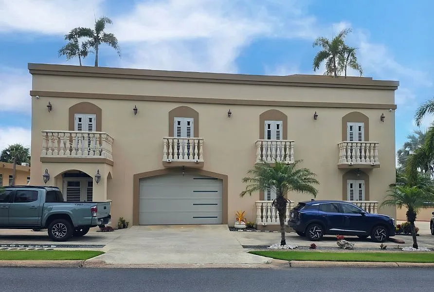 2 bed, 1.0 bath, 1000 sqft, $1,900 — Photo 1