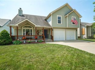 2312 NW Richard Dr, Blue Springs, MO 64015