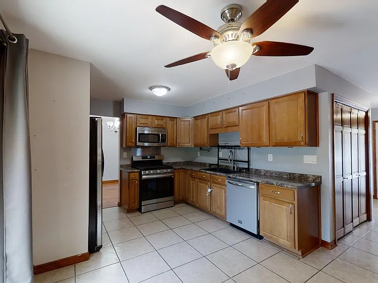 4217 Glen Oaks Dr — Photo 14