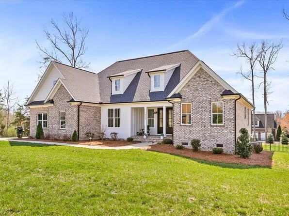 1452 Bethan Dr, Summerfield, NC 27358