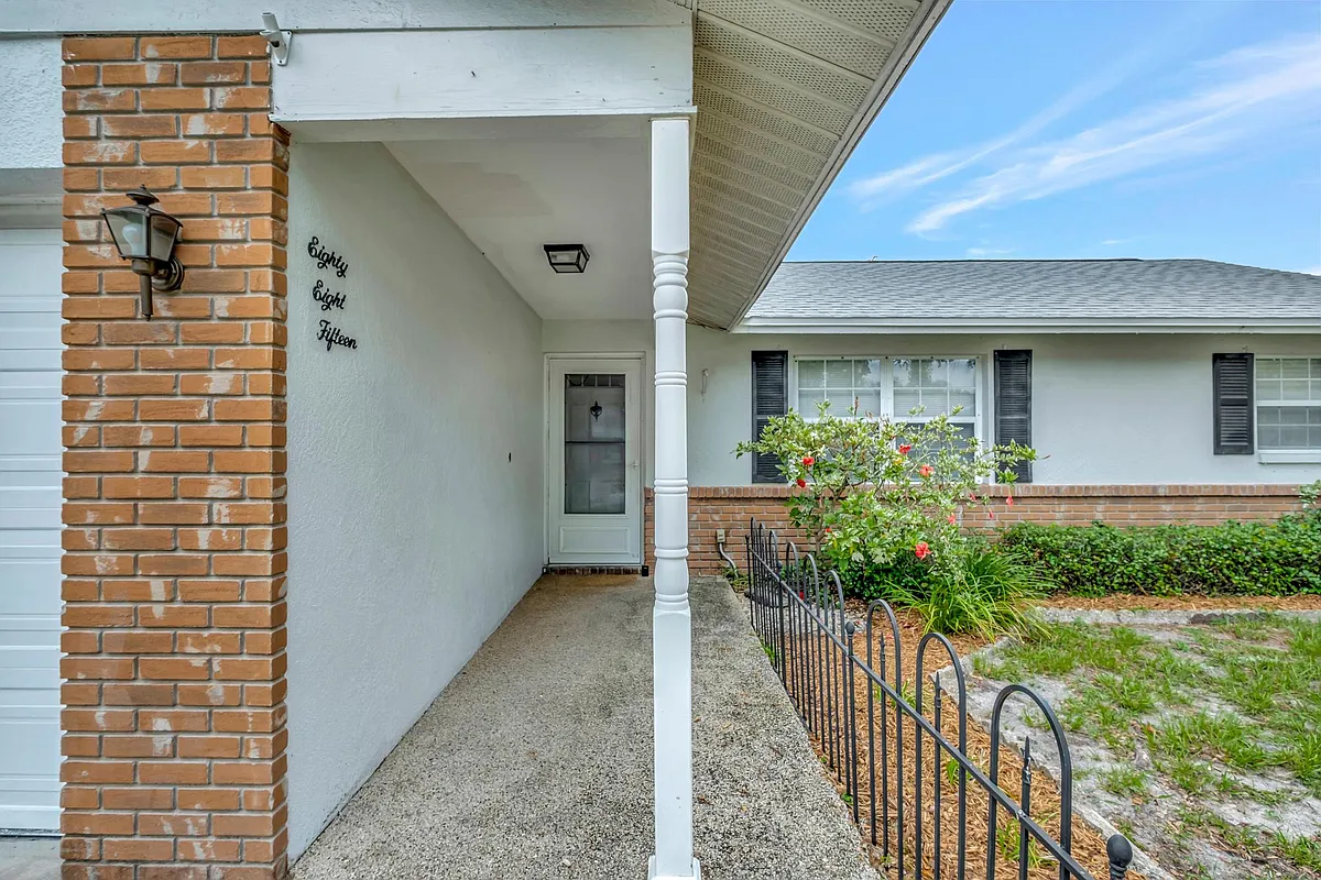 Walkway/ Entrance to House - 8815 Magnolia Pl