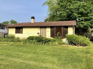 1243 Navajo Dr, Carpentersville, IL 60110