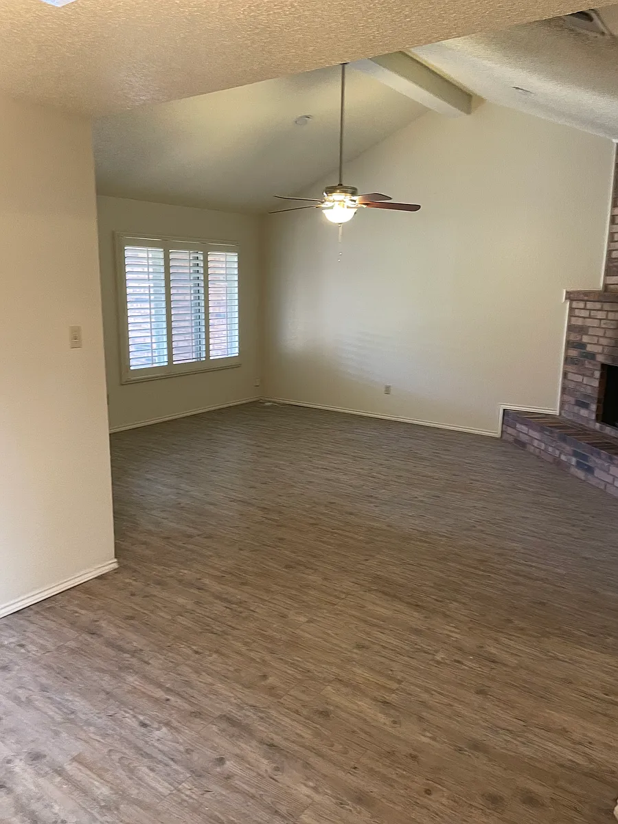Building Photo - 101 N Troy Ave #C
