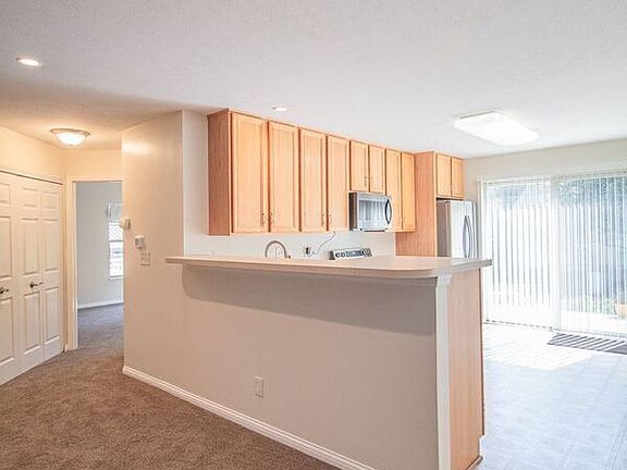 5th image of 416 Armor Hill Dr