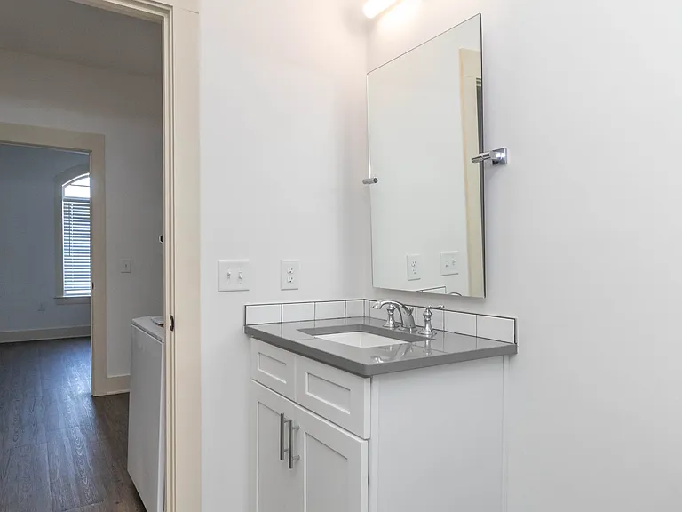 1120 Franck St — Photo 39