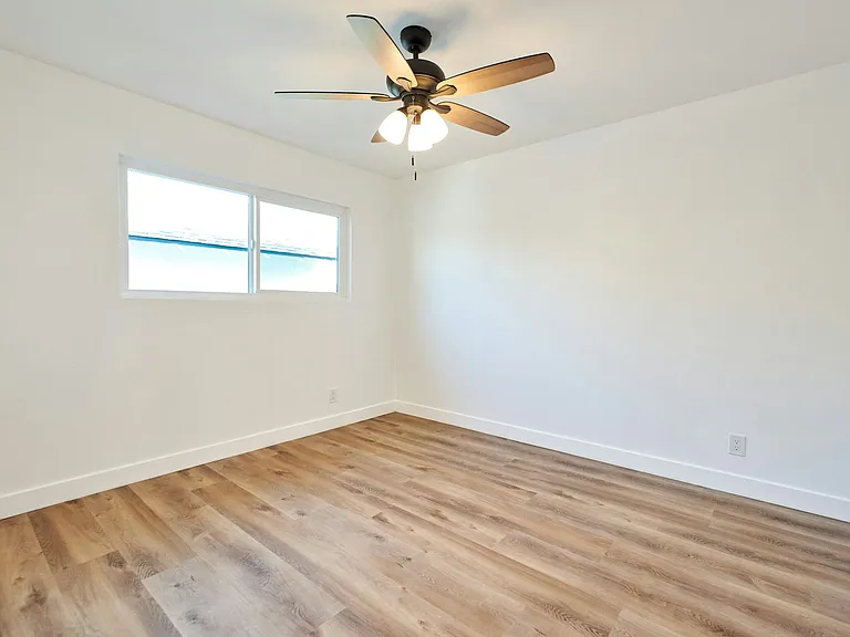 232 W 3rd St #232 — Photo 12