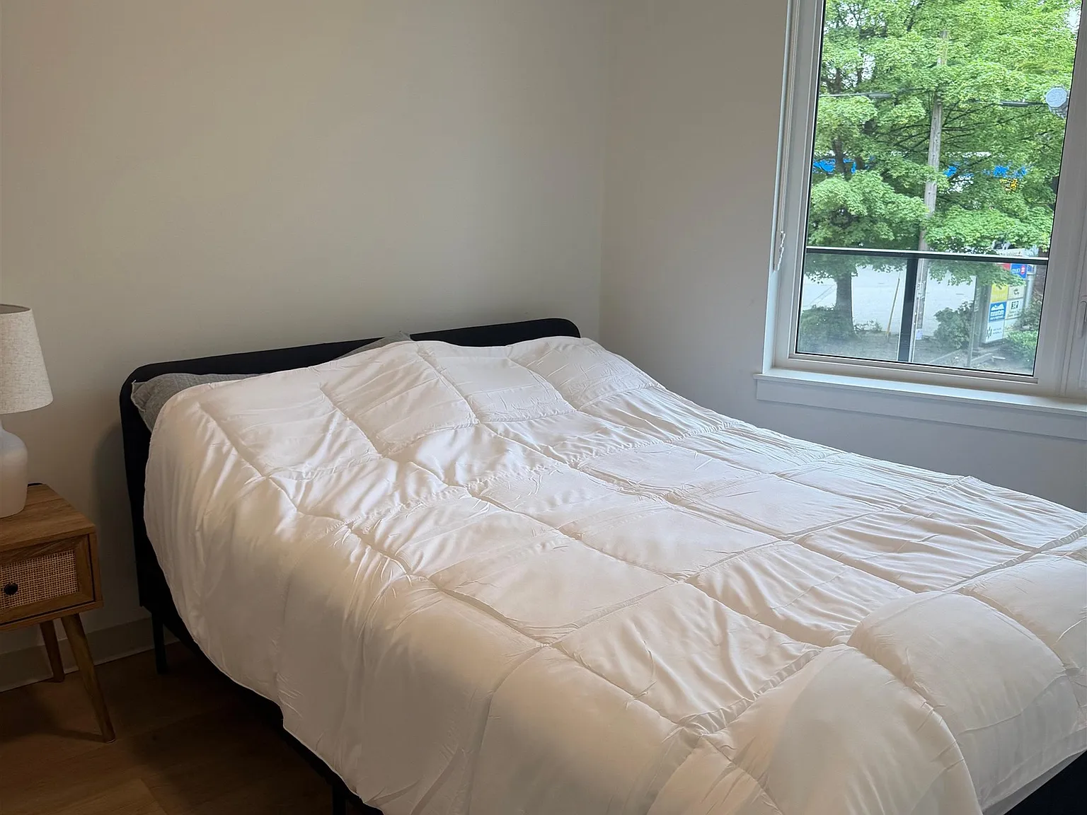 2 bed, 698 sqft, $4,100 — Photo 4