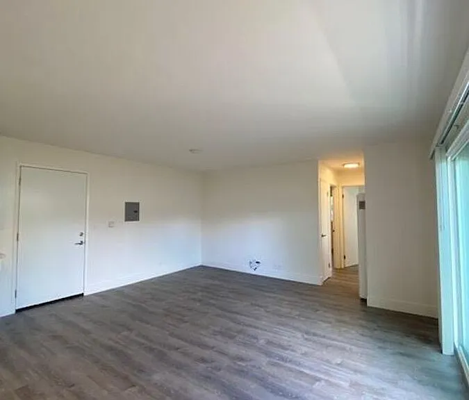 2221 Parker St — Photo 5