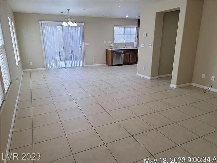 637 Lucky Pine St — Photo 2