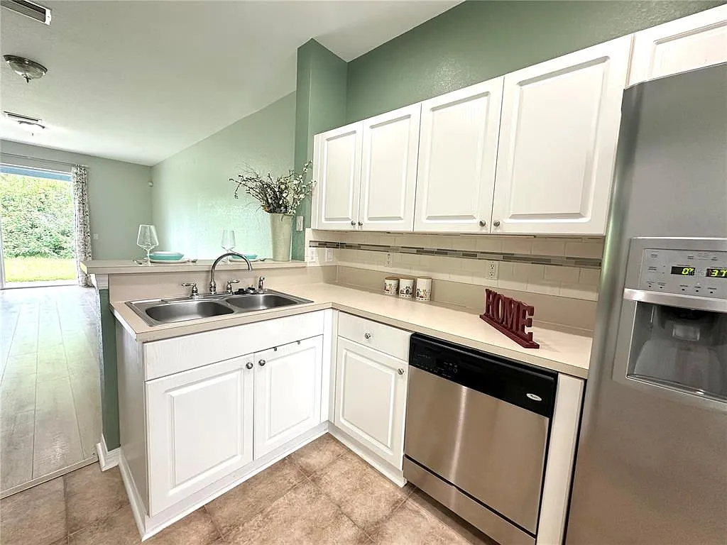2 bed, 2.5 bath, 1328 sqft, $1,895 — Photo 4