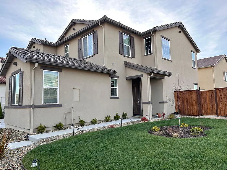 1393 Jamboree Dr — Photo 6