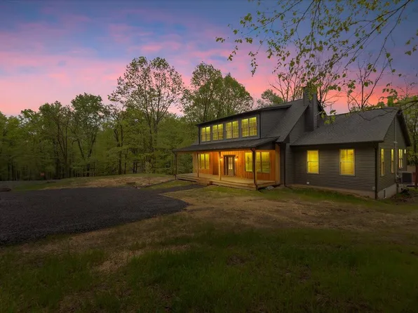 1448 Lake Ln, Pocono Lake, PA 18347