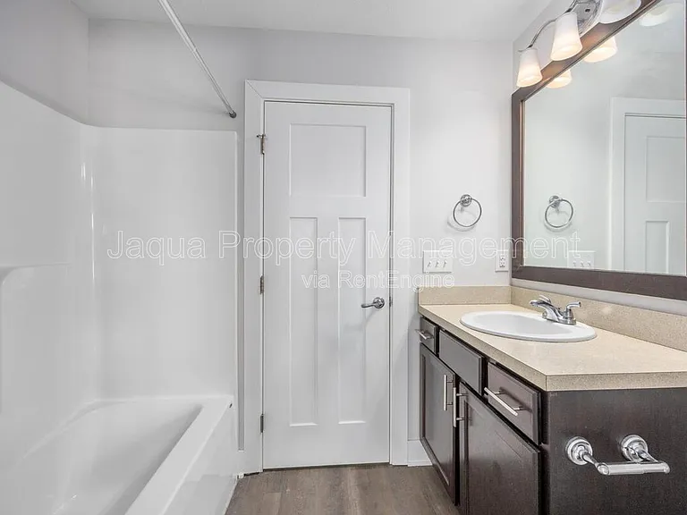 1368 S Village Cir — Photo 18
