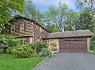 440 Regent Dr, Buffalo Grove, IL 60089