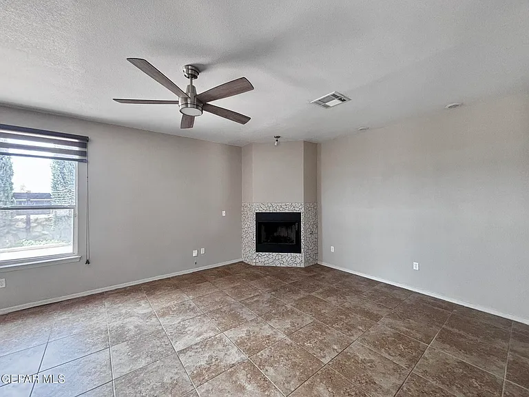 1573 Kenazo Ave — Photo 10