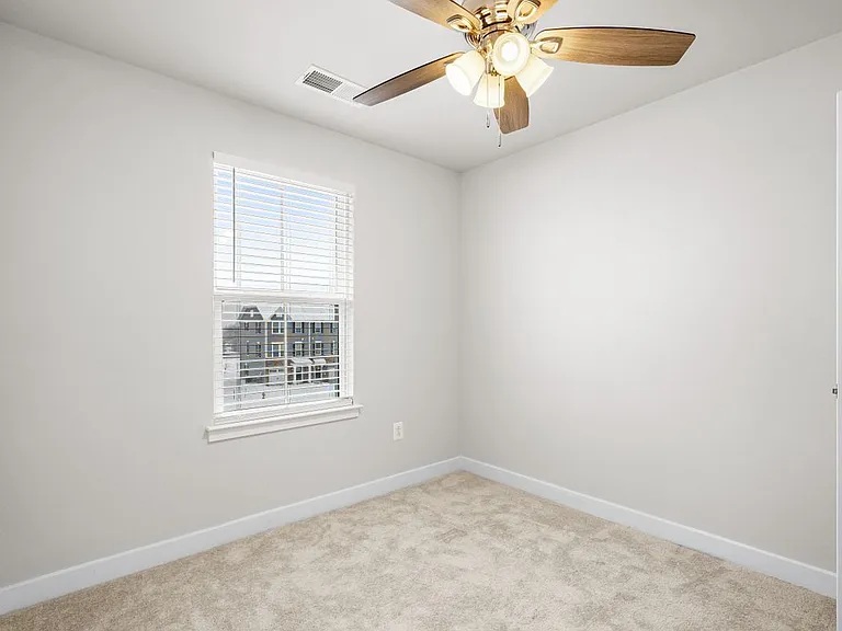 148 Fletcher Cir — Photo 9