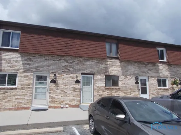 728 Fairway Dr APT 3, Wauseon, OH 43567