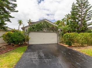 2565 Bedford Mews Dr, Wellington, FL 33414
