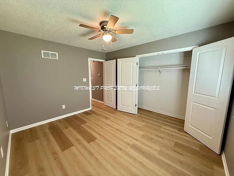 203 NW Market Pl #B — Photo 15