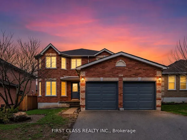 104 Chalmers Dr, Barrie, ON L4N 8V9