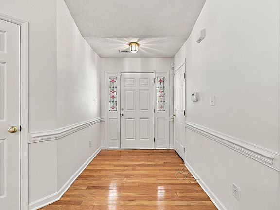 5th image of 706 Latta Cir