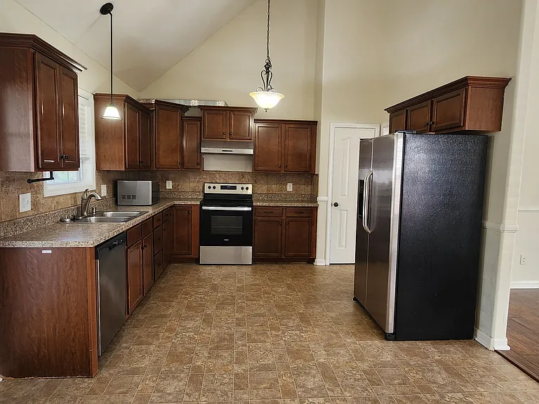 2969 Brewster Dr — Photo 5