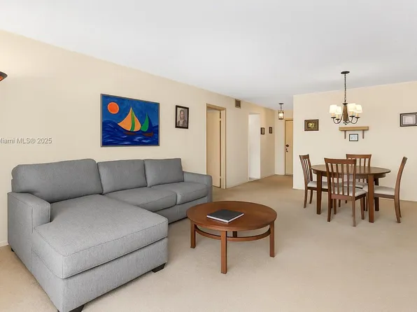 7830 Camino Real APT K406, Miami, FL 33143