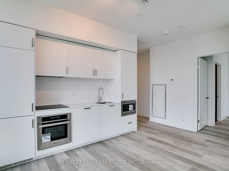 88 Queen St E #702 — Photo 8