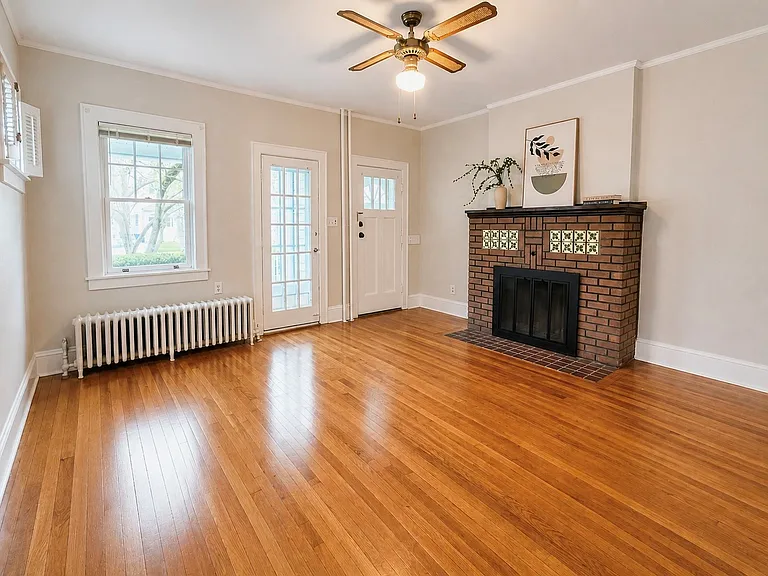 78 S Pine Ave #2 — Photo 2